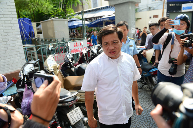 Trong đợt ra quân đầu năm ngoái, có hàng chục bãi xe trên địa bàn TP HCM có dấu hiệu trục lợi đã bị Phó Chủ tịch UBND quận 1 chỉ đạo đình chỉ hoạt động. Một số cấp dưới thuộc các phường trực thuộc đã bị nhắc nhở, thậm chí kỷ luật, điều chuyển công tác do tắc trách trong việc quản lý địa bàn.