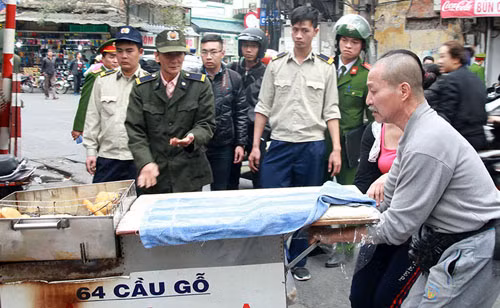Bí thư Thành ủy Hà Nội Hoàng Trung Hải cho biết chính quyền sẽ lưu ý về việc xử lý, không làm theo phong trào mà cần phải làm thường xuyên, phải gắn với văn hóa người dân thủ đô. Ngoài ra, còn có Hải Phòng, Đà Nẵng cũng đã ra quân thực hiện việc giành lại vỉa hè.