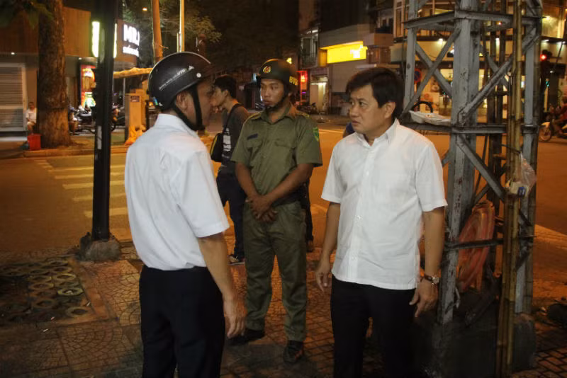 Tháng 6/2018, nhiều người bất ngờ khi ông Hải "tái xuất" tiếp tục làm công việc giành lại vỉa hè.