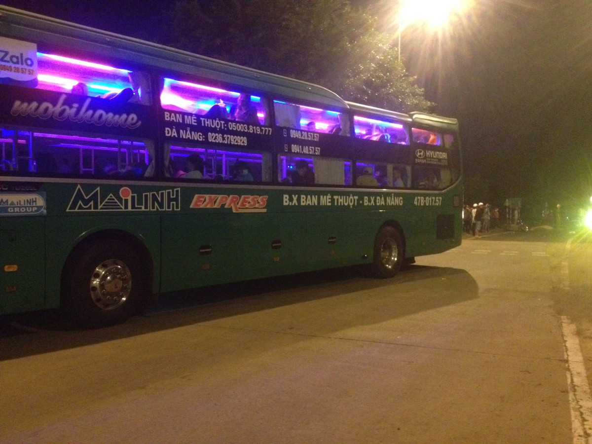 Xe khach Mai Linh tong chet nguoi tai BOT o Dak Lak-Hinh-2