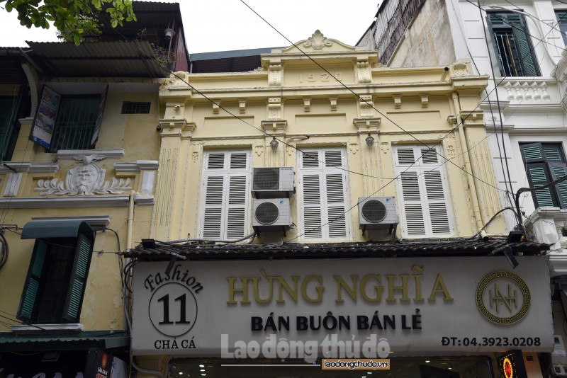 Trong khu phố cổ tồn tại nhiều loại hình kiến trúc khác nhau, vì vậy, đối với những công trình kiến trúc cổ, cũ có trong danh mục những kiến trúc có giá trị, Ban Quản lý phố cổ Hà Nội sẽ căn cứ vào từng căn nhà để có phương án chỉnh trang phù hợp. 