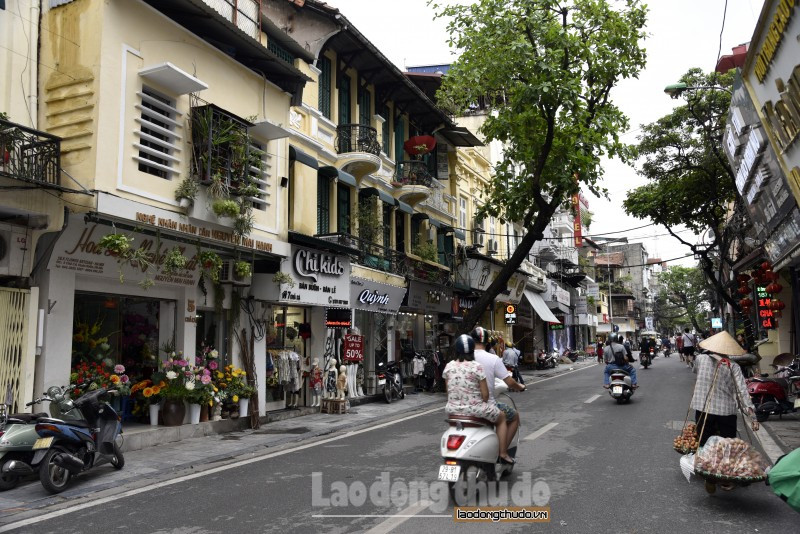 Việc chỉnh trang các tuyến phố đã được Ban Quản lý phố cổ Hà Nội thực hiện từ năm 2016 nhằm mục đích để đô thị cổ đẹp hơn và phục vụ cho các hoạt động du lịch, thu hút du khách đến với phố cổ Hà Nội.