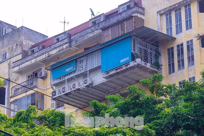 'Chuong cop' bao phu khu chung cu dac dia Thu do-Hinh-7