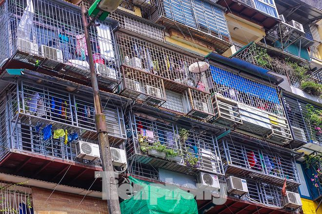 'Chuong cop' bao phu khu chung cu dac dia Thu do-Hinh-2