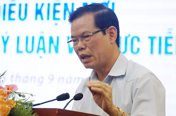 “Ca ho lam quan, gian lan thi cu”... ong Trieu Tai Vinh vuot qua du luan the nao?