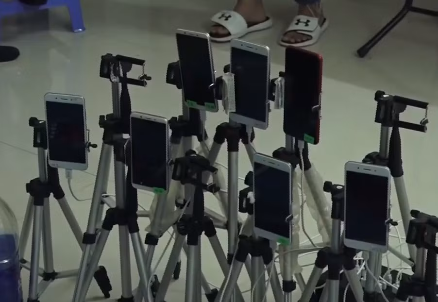 Nhom nguoi Trung Quoc thue tre em dong clip “nong“: Chan dung Sen “tu ba”?-Hinh-3