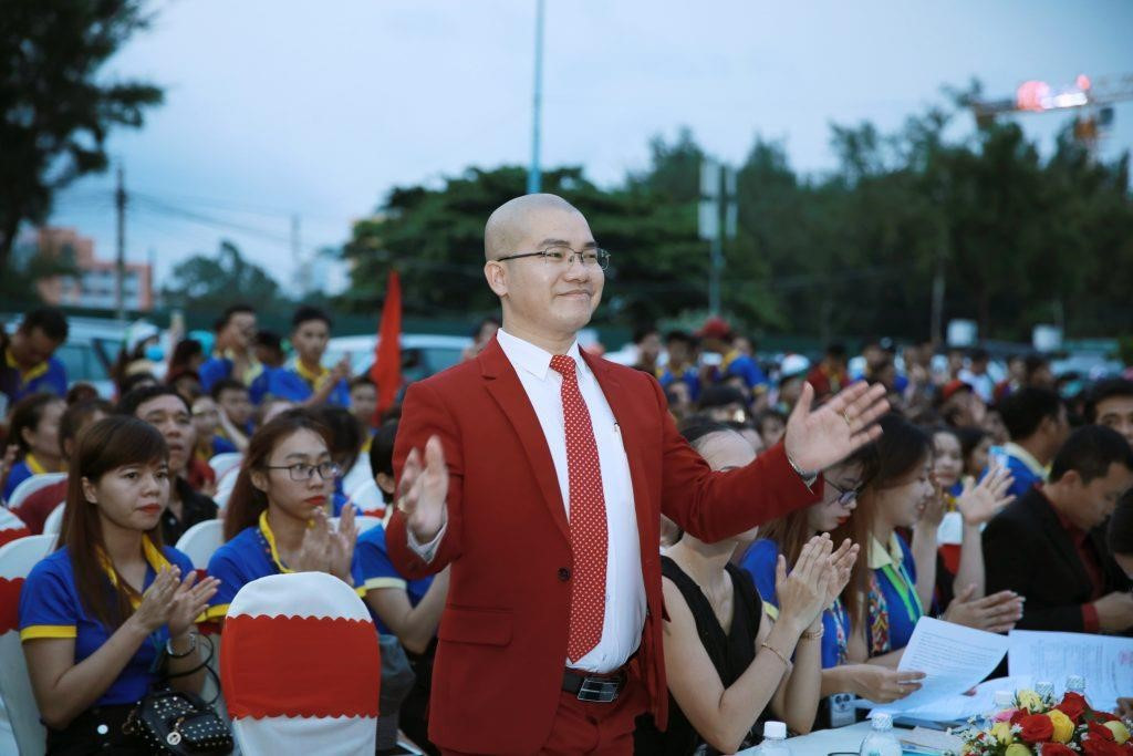 “Soi” 22 Cong ty co dong Dia oc Alibaba rao ban gan 50 du an ma