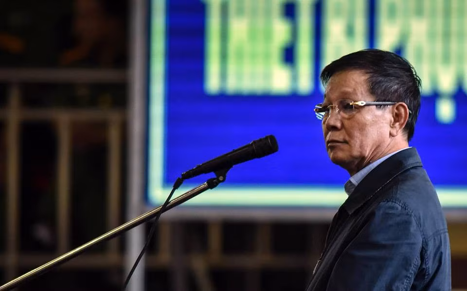 Cuu tuong Phan Van Vinh bi khoi to vu ban vat chung-Hinh-2