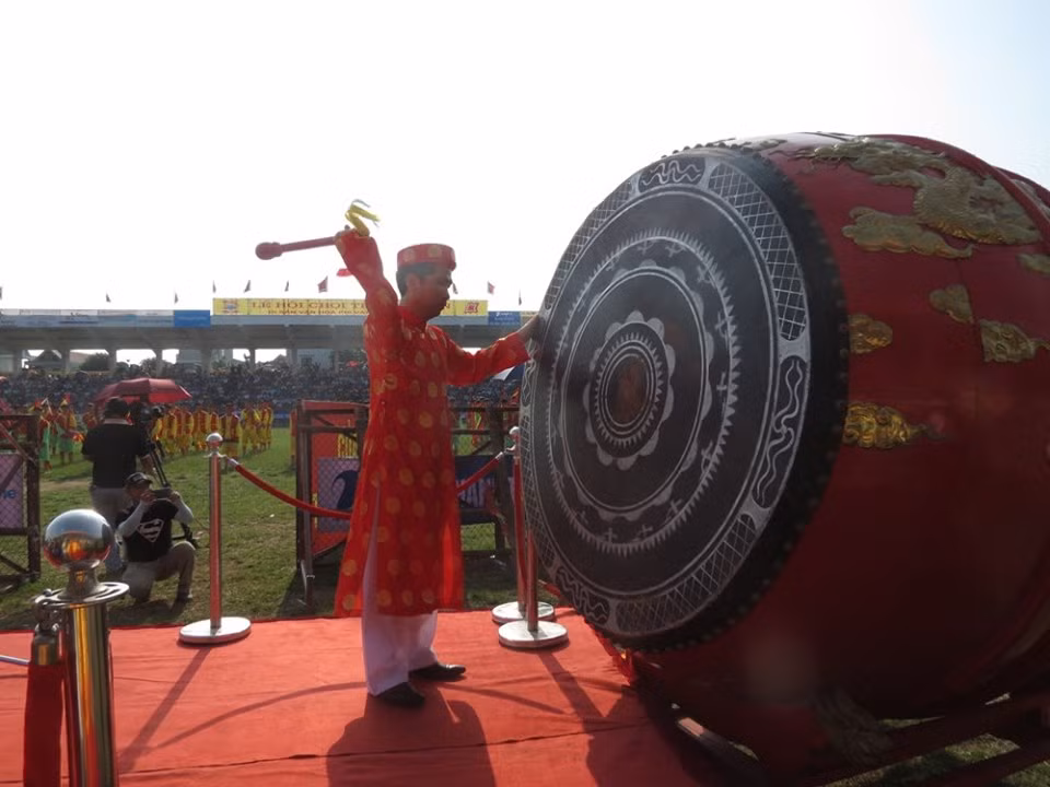 Năm thứ 30 kể từ khi được khôi phục, Ban tổ chức tiếp tục không bán vé, mở cửa sân để người dân và du khách tự do vào sân, công tác bảo đảm an toàn được siết chặt.