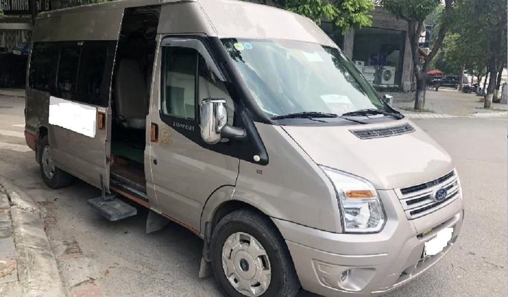 Be 3 tuoi bi bo quen tren xe truong Do Re Mi: Trach nhiem cua tai xe the nao?