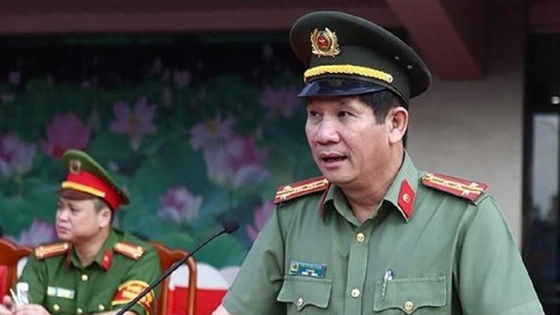 15. Mới đây, ngày 12/9, Bộ Công an đã công bố quyết định cách chức Giám đốc Công an tỉnh Đồng Nai đối với đại tá Huỳnh Tiến Mạnh. Trước đó ít ngày, Ban bí thư quyết định kỷ luật cách tất cả chức vụ trong Đảng đối với đại tá Huỳnh Tiến Mạnh do có nhiều sai phạm trong 2 nhiệm kỳ làm Phó giám đốc (năm 2010 - 2015) và Giám đốc (năm 2015 - 2020). Ủy ban kiểm tra Trung ương xác định ông Mạnh chịu trách nhiệm chính và trách nhiệm người đứng đầu về những vi phạm, khuyết điểm nghiêm trọng của Ban Thường vụ Đảng uỷ Công an tỉnh Đồng Nai nhiệm kỳ 2015 - 2020. Vi phạm nguyên tắc tập trung dân chủ, quy định của Đảng và các quy định của Bộ Công an về công tác điều tra hình sự; để nhiều cán bộ, chiến sĩ Công an tỉnh vi phạm kỷ luật và pháp luật; vi phạm trong công tác cán bộ.