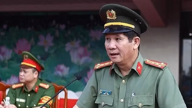 15. Mới đây, ngày 12/9, Bộ Công an đã công bố quyết định cách chức Giám đốc Công an tỉnh Đồng Nai đối với đại tá Huỳnh Tiến Mạnh. Trước đó ít ngày, Ban bí thư quyết định kỷ luật cách tất cả chức vụ trong Đảng đối với đại tá Huỳnh Tiến Mạnh do có nhiều sai phạm trong 2 nhiệm kỳ làm Phó giám đốc (năm 2010 - 2015) và Giám đốc (năm 2015 - 2020). Ủy ban kiểm tra Trung ương xác định ông Mạnh chịu trách nhiệm chính và trách nhiệm người đứng đầu về những vi phạm, khuyết điểm nghiêm trọng của Ban Thường vụ Đảng uỷ Công an tỉnh Đồng Nai nhiệm kỳ 2015 - 2020. Vi phạm nguyên tắc tập trung dân chủ, quy định của Đảng và các quy định của Bộ Công an về công tác điều tra hình sự; để nhiều cán bộ, chiến sĩ Công an tỉnh vi phạm kỷ luật và pháp luật; vi phạm trong công tác cán bộ.