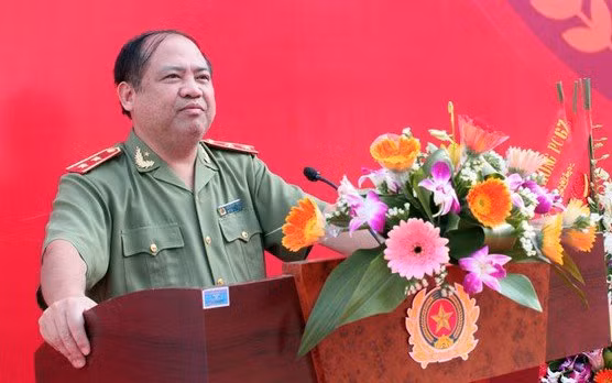 12. Tại kỳ họp thứ 29 diễn ra từ 10-12/9, Ủy ban Kiểm tra Trung ương đã xem xét, thi hành kỷ luật Ban Thường vụ Đảng ủy Tổng cục Hậu cần - Kỹ thuật, Bộ Công an (Tổng cục IV) và cá nhân liên quan về các vi phạm đã được kết luận tại kỳ họp 28 của Ủy ban Kiểm tra Trung ương. Căn cứ các quy định của Đảng về xử lý kỷ luật tổ chức đảng và đảng viên vi phạm, Ủy ban Kiểm tra Trung ương quyết định thi hành kỷ luật bằng hình thức cảnh cáo đối với Trung tướng Bùi Xuân Sơn, nguyên Ủy viên Ban Thường vụ Đảng ủy, nguyên Phó Tổng cục trưởng Tổng cục IV.