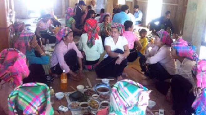 Ngoi lang ky la cho phep trai gai ngu chung nhung cam lam “chuyen vo chong”