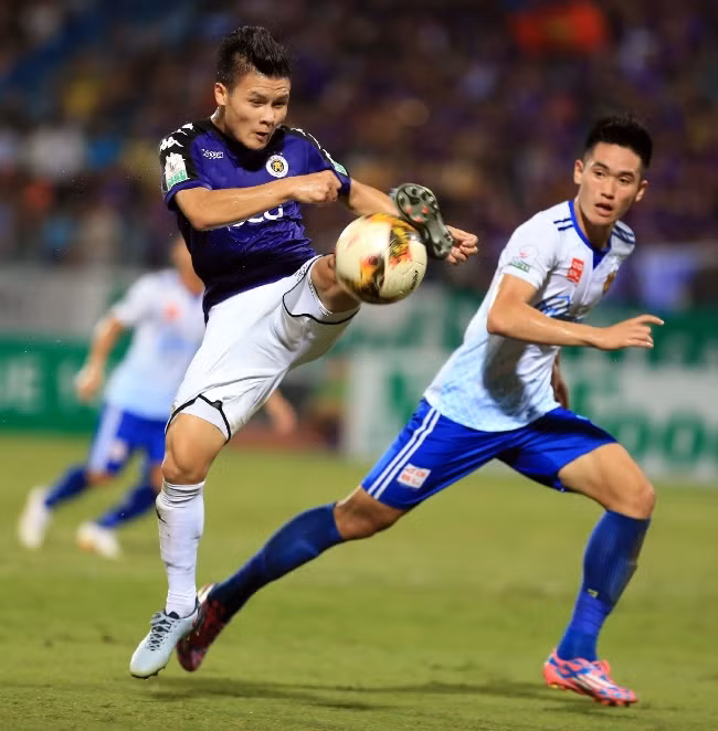 Quang Hai doat danh hieu cau thu xuat sac nhat thang 6 V.League