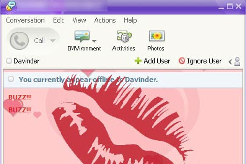 Đối với thanh xuân của thế hệ 8X, 9X đời đầu, Yahoo Messenger là kỷ niệm gắn liền những lần chat thâu đêm. Nơi ấy còn chứng kiến tình yêu đầu ngây ngô của họ. Mỗi lần đăng nhập vào Yahoo Messenger đều có thêm khoảng gần chục bạn và người yêu mới. Câu mở đầu "222222" quen thuộc luôn khiến nhiều bạn trẻ cảm thấy phấn khích.