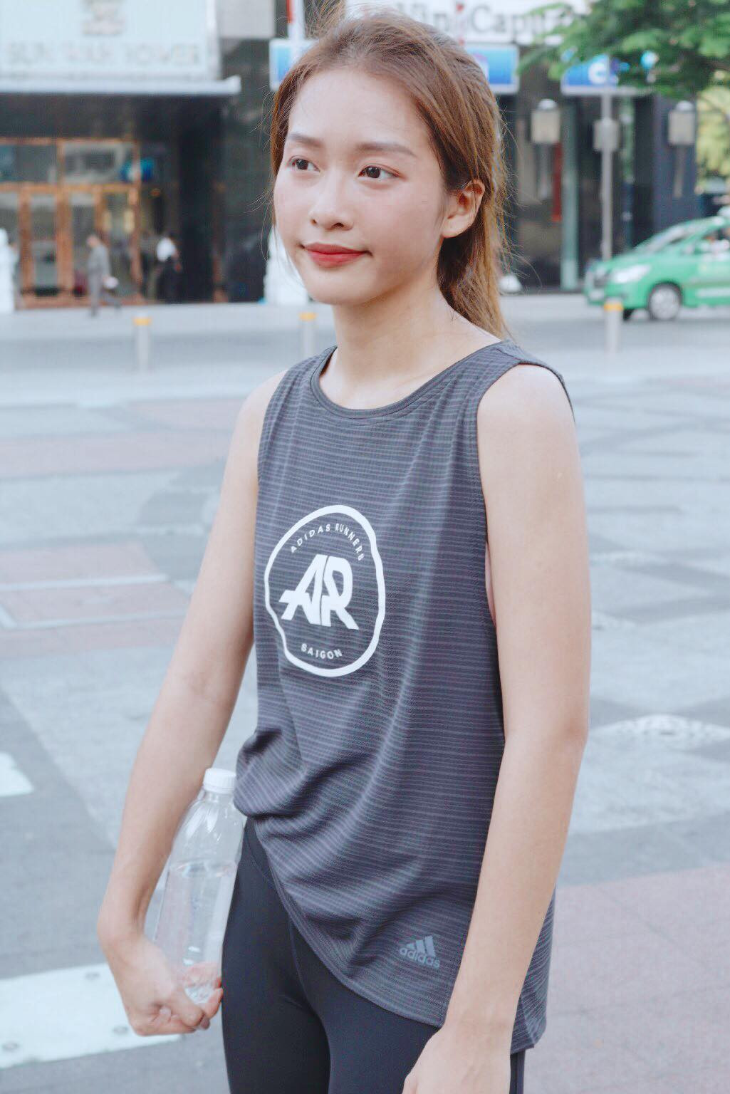 Chẳng cần trau chuốt, cầu kỳ, những bức ảnh chân thực của cô nàng hot girl hả Ngân cũng khiến các anh trai thì đổ rầm rầm, còn các cô nàng thì tha hồ ghen tị.