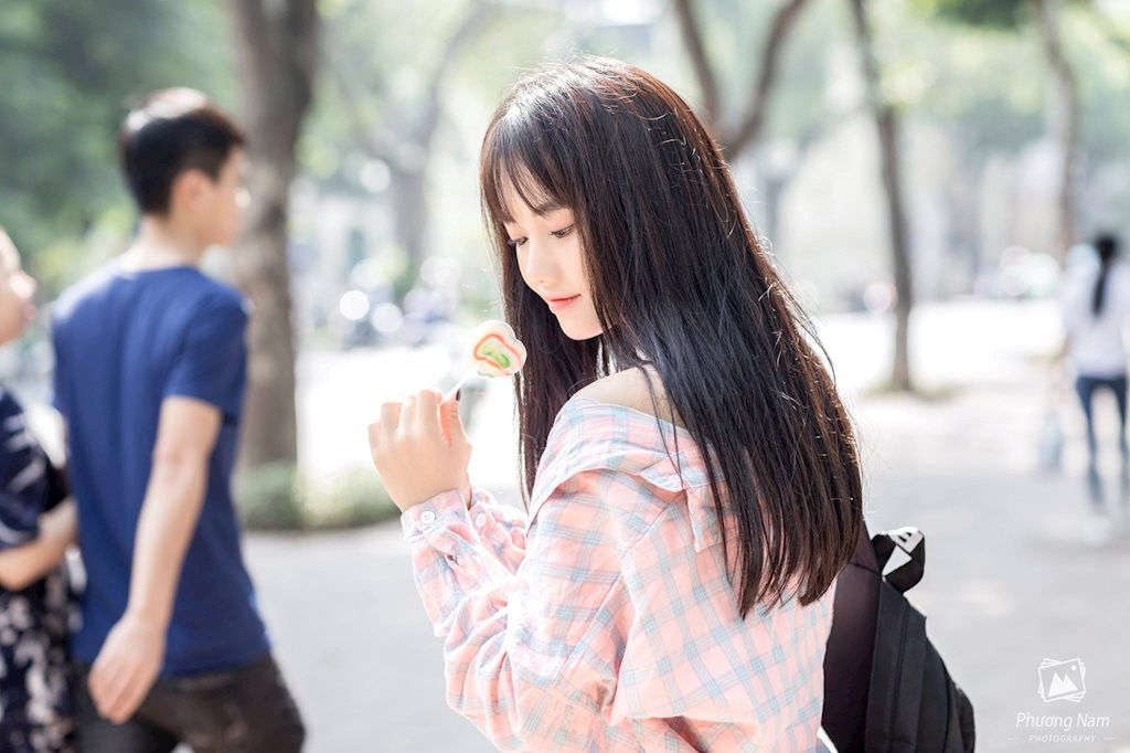 Tính tới thời điểm hiện tại, Hảo đã tham gia nghiệp diễn được 3 năm.