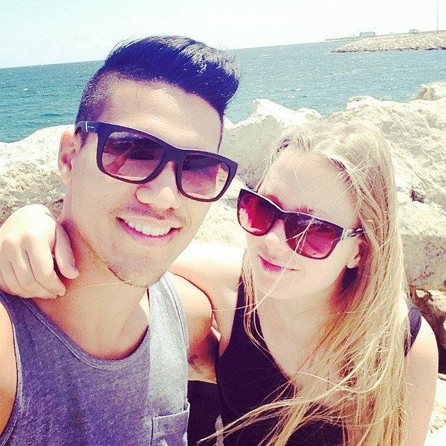 Chắc hẳn nhiều cô nàng sẽ nuối tiếc khi biết rằng chàng thủ môn đẹp trai đã có một gia đình nhỏ hạnh phúc với hai cậu con trai kháu khỉnh.