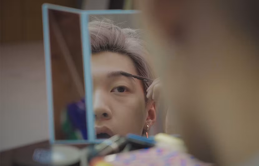 Là sinh viên đại học, Che Huixuan gặp không ít rắc rối với sở thích của mình. Ảnh: Tang Xiaolan/Sixth Tone.