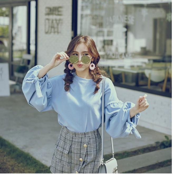 Hot girl Aom Sushar được gọi là Song Hye Kyo phiên bản Thái, bởi cô từng đảm nhận vai nữ chính trong bộ phim nổi tiếng Ngôi nhà hạnh phúc.