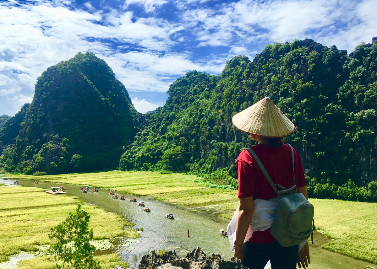 Đây thực sự là một bức tranh "Sơn thủy hữu tình" đẹp một cách nao lòng.
