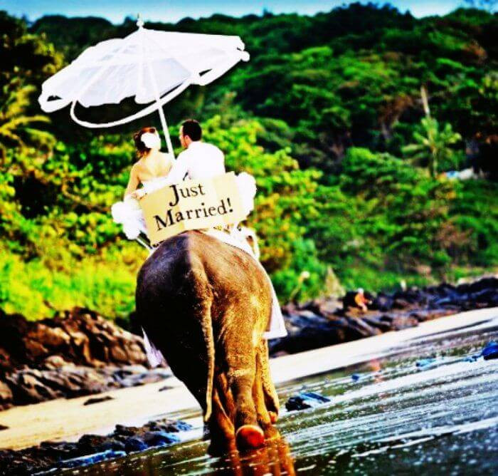  Thái Lan: là một điểm đến trăng mật quyến rũ, dễ thương, sôi động, tinh tế và rất trẻ trung ở châu Á. Với nhiều hòn đảo xinh đẹp và thú vị để lựa chọn, Thái Lan chắc chắn sẽ khiến các cặp đôi mãn nguyện. Du khách đến Thái Lan có thể tham quan cung điện hoàng gia của Thái. Đối với những người yêu thích côn trùng, Thái Lan là nơi dành cho họ! Các môn thể thao dưới nước là điều bắt buộc đối với những người mới cưới để khám phá và đừng quên thư giãn trên một số bãi biển đẹp nhất và nguyên sơ của Thái Lan.