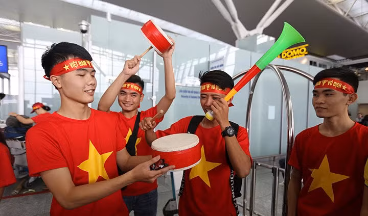 Các nhân viên sân bay Bacolod cũng đã được huy động và nỗ lực phục vụ hành khách với tinh thần tốt nhất.