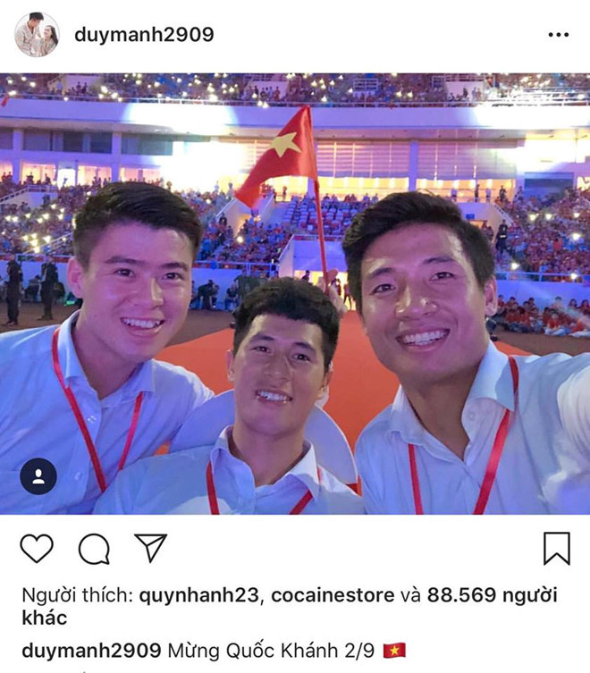 Tien Dung, Quang Hai, Duc Chinh tu tap an uong sau le vinh danh-Hinh-4