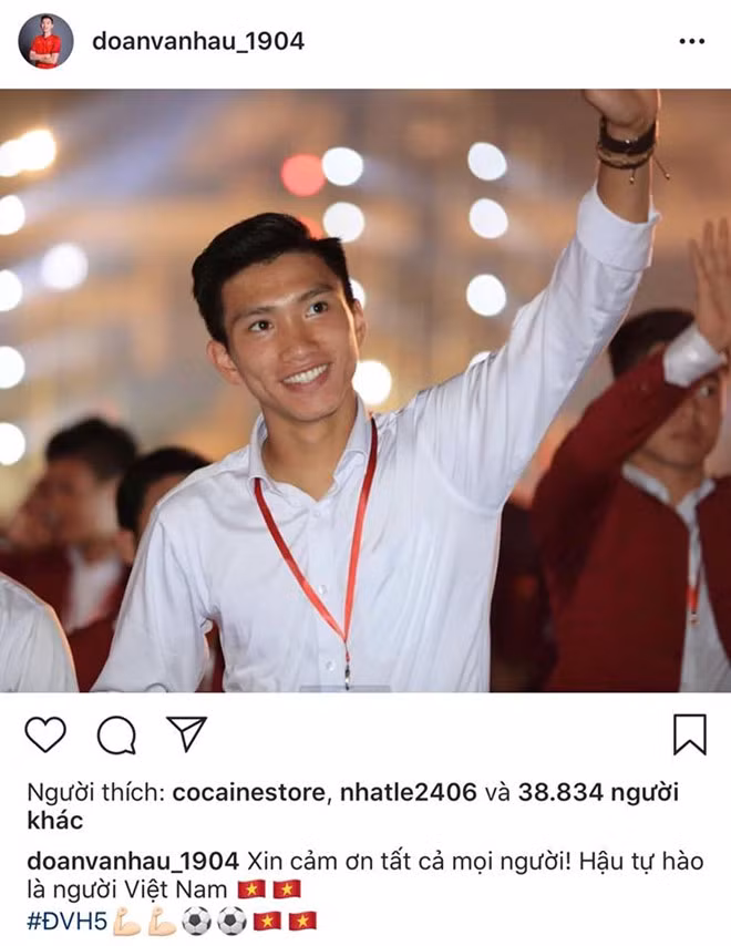 Tien Dung, Quang Hai, Duc Chinh tu tap an uong sau le vinh danh-Hinh-7