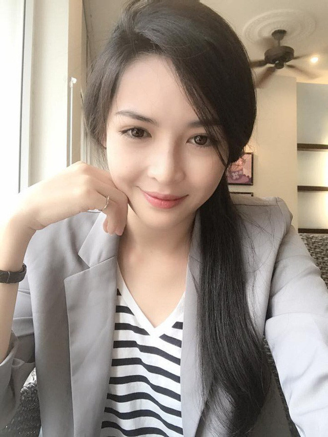 Nhìn lại nhan sắc của hot girl PTTM sau 3 năm, ở thời điểm hiện tại, nhan sắc của Thanh Quỳnh ngày càng mặn mà và quyến rũ.