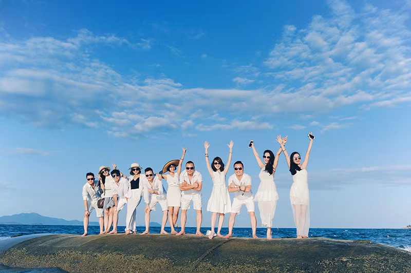 Ảnh chụp phải là ton-sur-ton sanh chảnh, bao ngầu, tạo dáng cực chất.