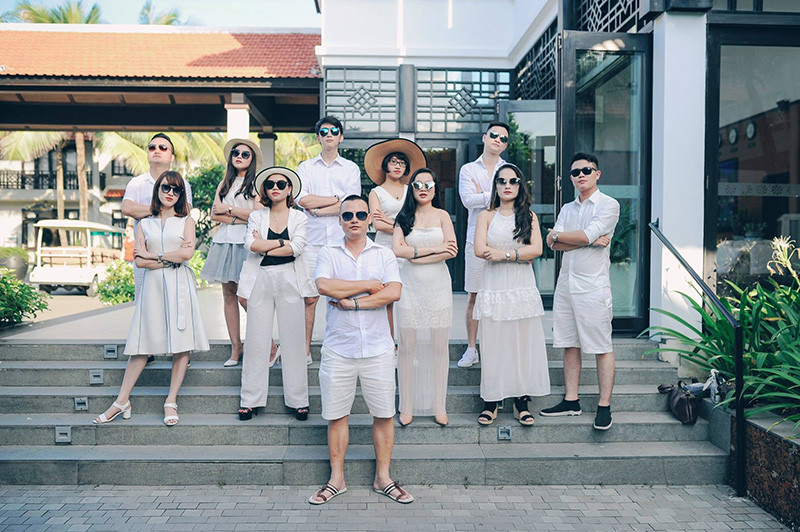 Mới đây, trên MXH bộ ảnh "công ty nhà người ta" gây sốt dân mạng về độ "chịu chơi", lẫn cách thức thực khiến ai cũng phải trầm trồ xuýt xoa.