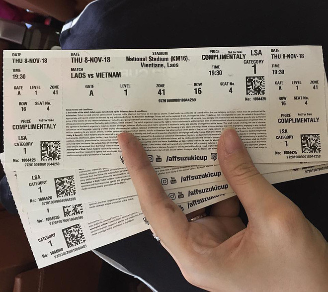 Trận đấu này được tổ chức trên SVĐ Lào, nên đã có rất nhiều CĐV nước nhà tới tận nơi cổ vũ cho đội tuyển Việt Nam.