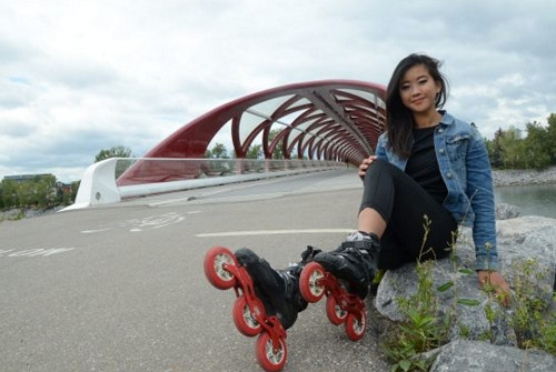 Co gai 23 tuoi truot patin “phuot” xuyen nuoc My khi khong mot xu dinh tui-Hinh-3