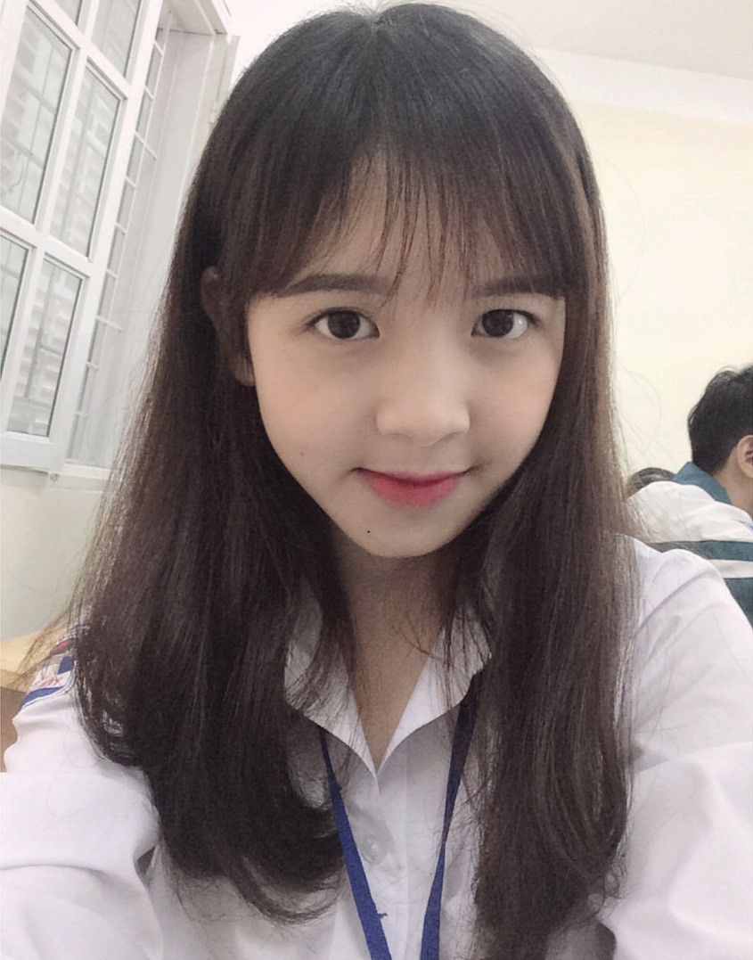 Hiện tại, Huyền Châu là nữ sinh một trường cấp 3 tại Sơn La. Những bức ảnh mới đây cho thấy cô bạn phần nào trưởng thành hơn và vẫn giữ được vẻ ngoài xinh xắn. Hiện tại, Huyền Châu là nữ sinh một trường cấp 3 tại Sơn La. Những bức ảnh mới đây cho thấy cô bạn phần nào trưởng thành hơn và vẫn giữ được vẻ ngoài xinh xắn.