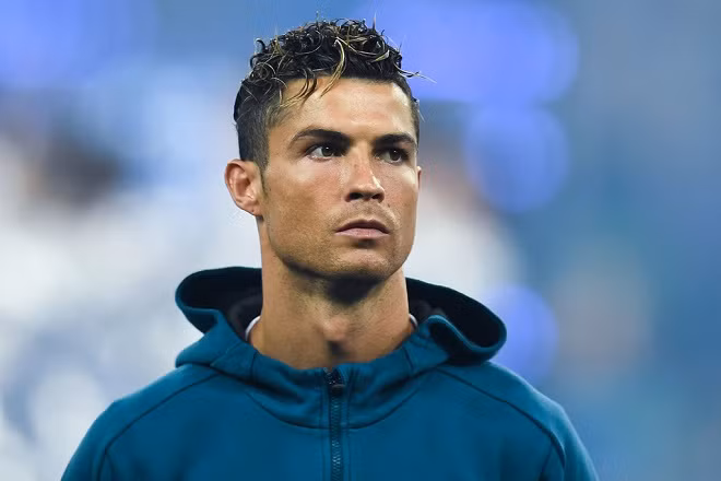 Ronaldo chap nhan an tu 2 nam, nop tien thue de dut tinh voi Real Madrid