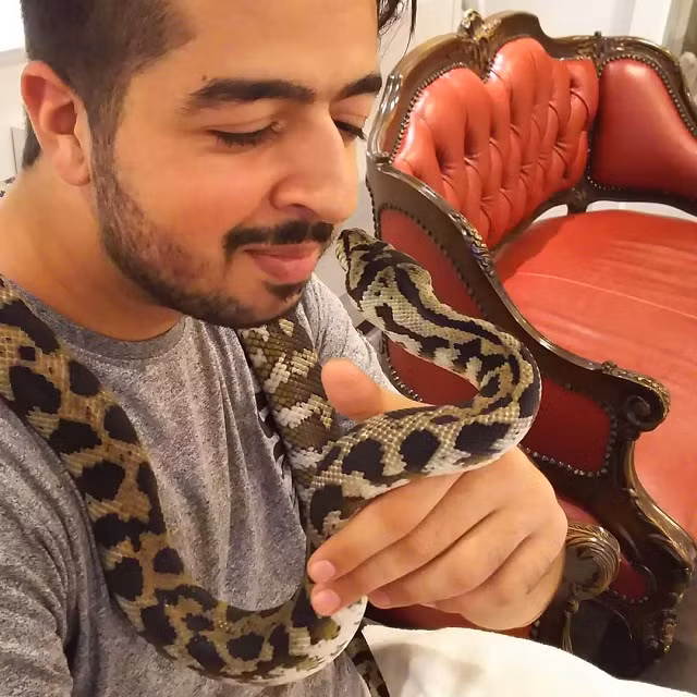 Quan ca phe cho phep moi nguoi om hon ran, lieu ban co dam thu?-Hinh-6