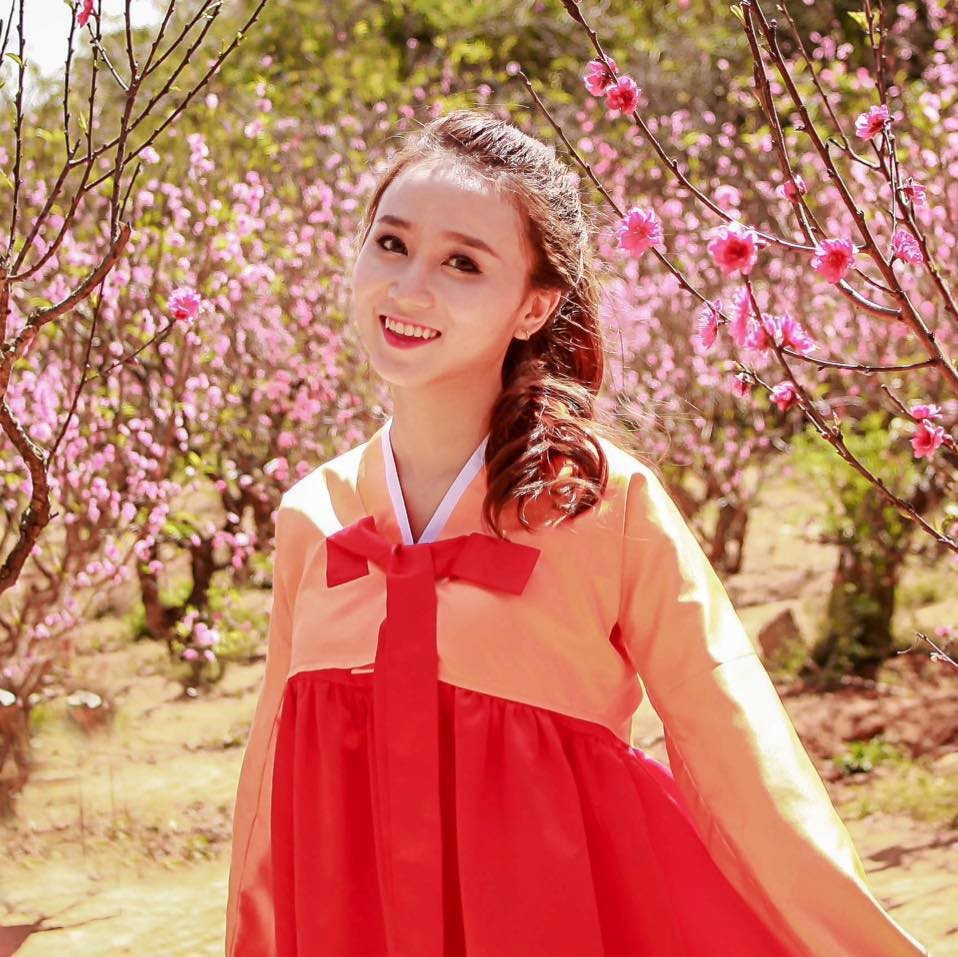 Giờ đây, Á khôi 9x Mỹ Hạnh đang hoàn thành công việc học tập ở trường. Sau đó, cô nàng dự định sẽ xin vào một công ty quảng cáo để làm về sự kiện.