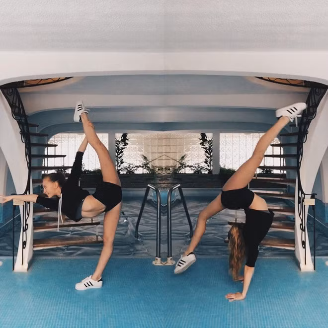 10X còn nổi tiếng trên mạng bởi các clip khoe vũ đạo đẹp mắt. Hot girl Nga từng khiến không ít người trầm trồ khi thể hiện sự dẻo dai trong những động tác khó.