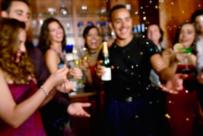 Những người không có trong danh sách sẽ phải ra về.