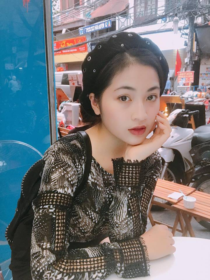 Dù make up nhẹ nhàng hay phong cách thì Hà Anh vẫn vô cùng cuốn hút.