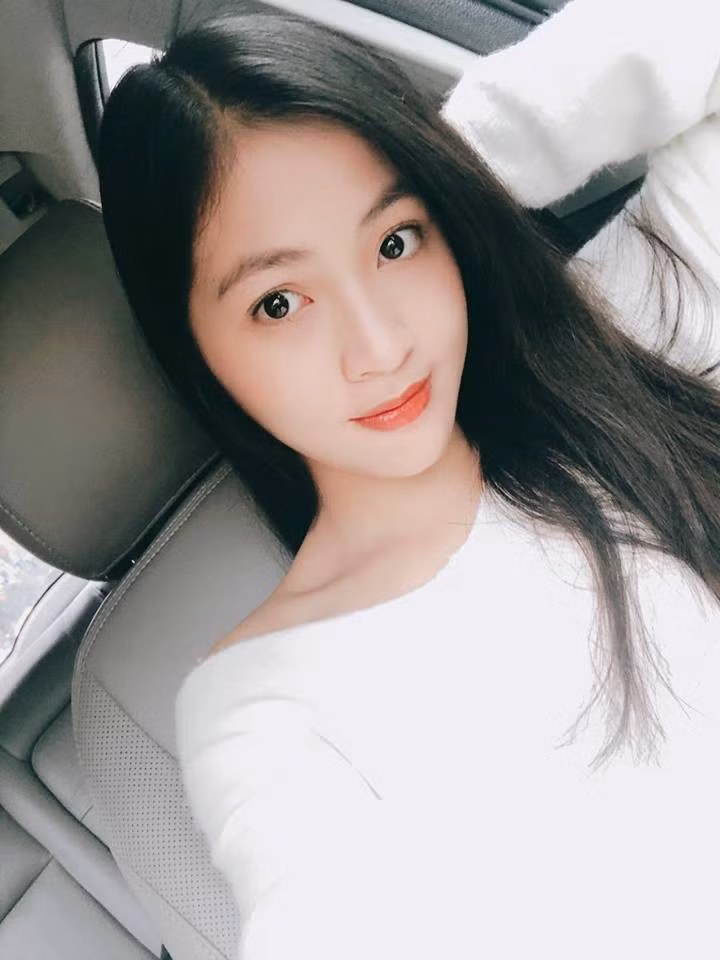 Hà Anh sở hữu vẻ ngoài dịu dàng, ngọt ngào khiến bất cứ chàng trai nào cũng đổ gục khi lần đầu gặp mặt.