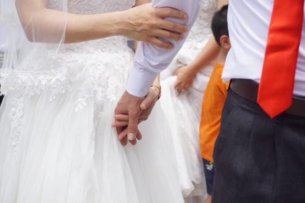 Mỗi cặp đôi là một câu chuyện về nghị lực nhưng tất cả đều khao khát có được đám cưới của riêng mình.