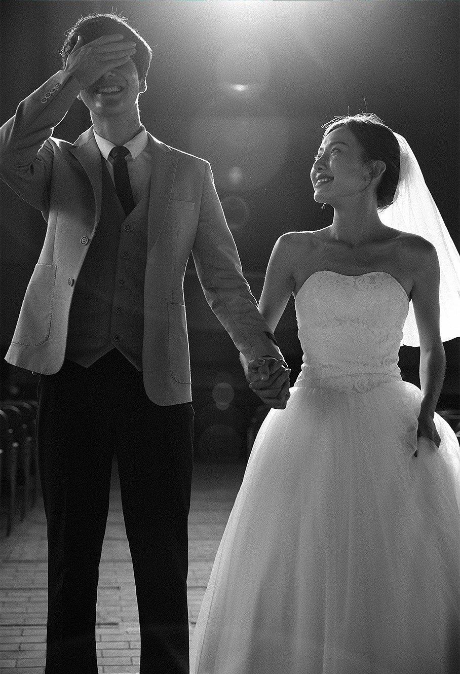 Nụ cười không lúc nào không xuất hiện trên gương mặt hai nhân vật chính.