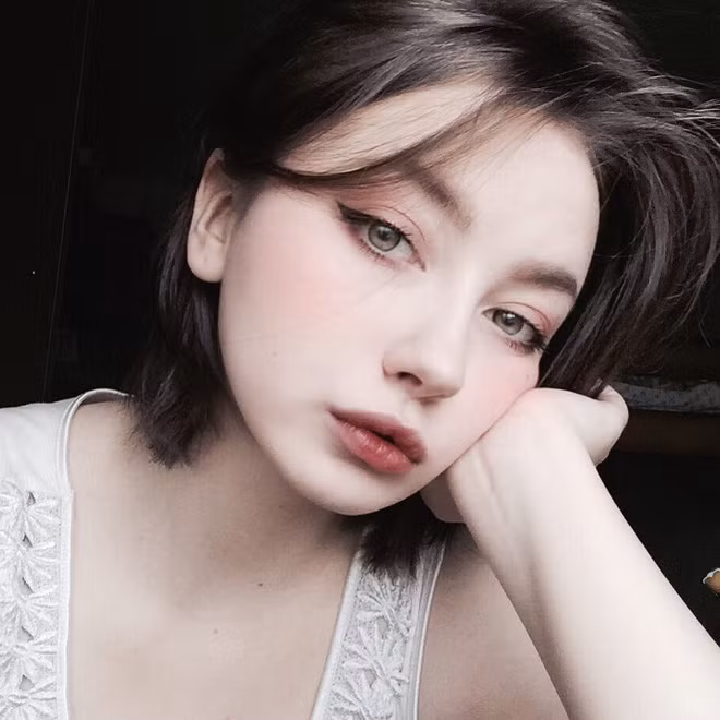 Hiện tại, trang cá nhân của hotgirl Nga có hơn 30k lượt theo dõi và con số này chắc chắn sẽ còn tăng lên, vì cô nàng ngày càng nhận được nhiều tình cảm yêu mến của cư dân mạng.