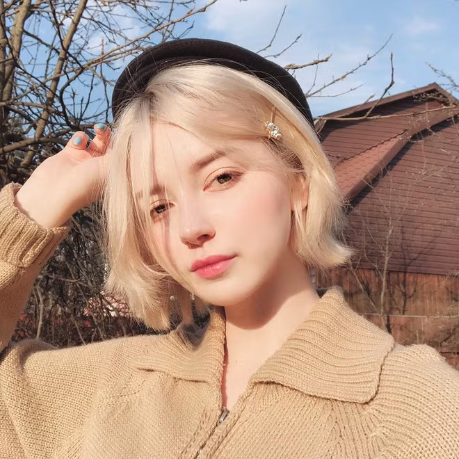 Những cô gái đến từ xứ sở Bạch Dương xôi từ lâu đã gây ấn tượng với bạn trẻ Việt về vẻ đẹp "như búp bê". Tuy nhiên, nhờ World Cup năm nay mà vẻ đẹp của các cô gái Nga càng được nhiều người biết đến hơn.