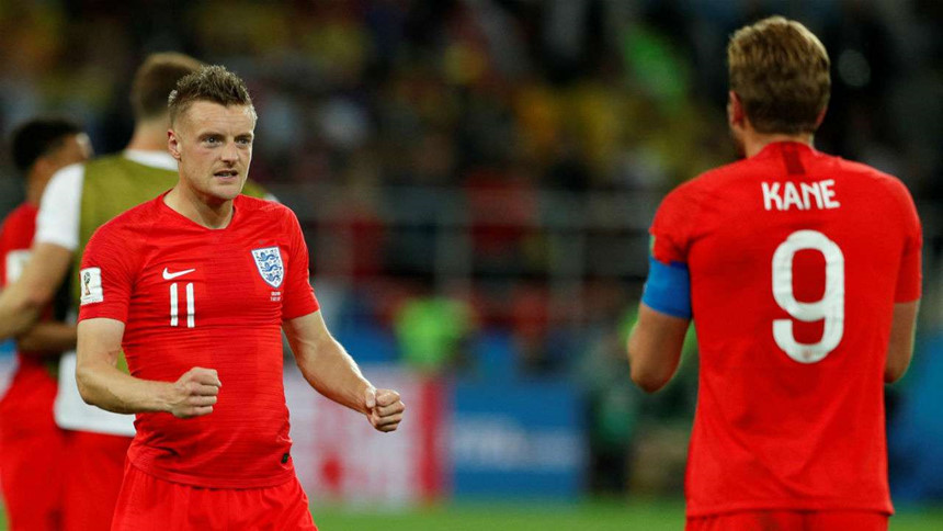 Tiền đạo Jamie Vardy (Anh): Mới được lên tuyển từ năm 2015 sau những bước tiến thần kỳ cùng Leicester City nhưng Vardy đã quyết định chia tay sự nghiệp quốc tế ở tuổi 31. Lý do một phần là anh cảm thấy chán ngán việc liên tục phải ngồi dự bị cho Harry Kane.