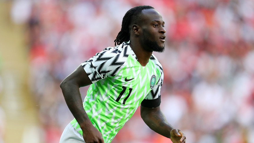 Tiền vệ Victor Moses (Nigeria): 6 năm cống hiến, dự 2 kỳ World Cup và giành chức vô địch châu Phi năm 2013, Moses cho rằng giờ là lúc anh tập trung cho sự nghiệp ở cấp độ CLB và chăm sóc gia đình. Ngôi sao thuộc biên chế Chelsea hy vọng quyết định giải nghệ của anh sẽ giúp lứa cầu thủ trẻ Nigeria có thêm cơ hội phát triển.
