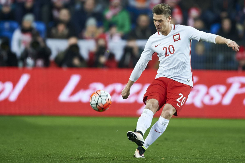 Hậu vệ Lukasz Piszczek (Ba Lan): Sau 11 năm cống hiến với 65 trận đấu, 3 bàn thắng, hậu vệ kỳ cựu sinh năm 1985 đã chia tay đội tuyển quốc gia để tập trung cống hiến cho CLB Dortmund.